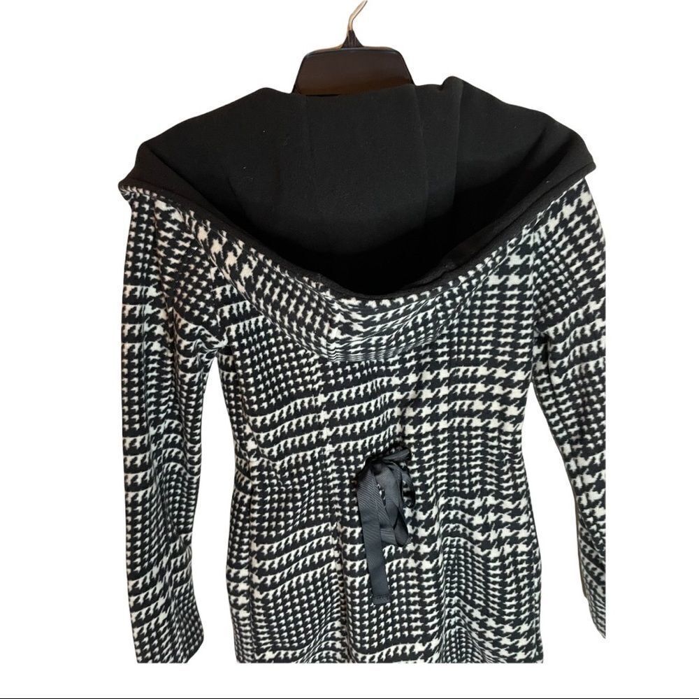 BLACK AND WHITE PLAID COAT‎ - Picture 4 of 6